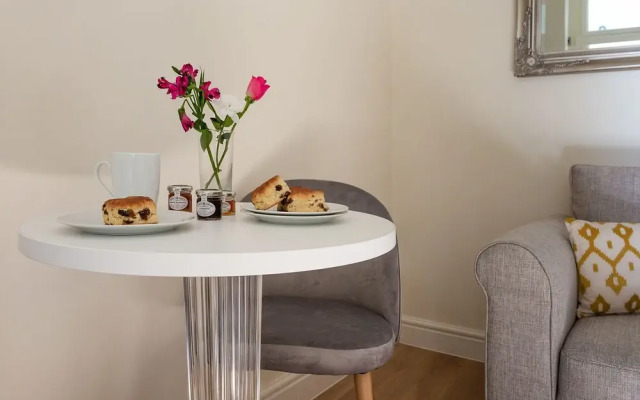 Modern 2BR Townhouse with Private Terrace
