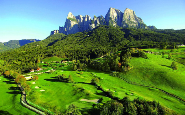 La Paula Apartments & Suites