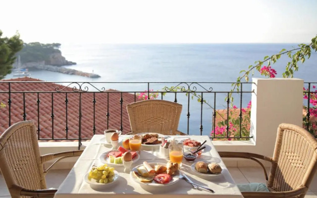 Yalis Hotel