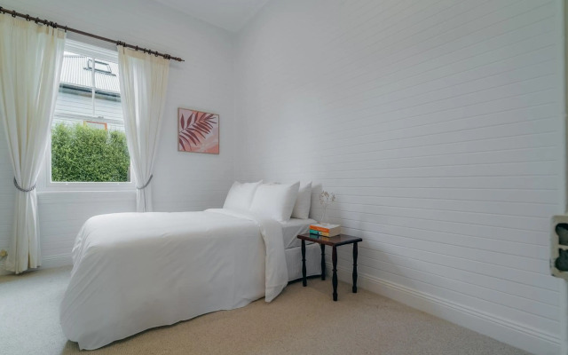 Quinn's Cottage - Central Armidale