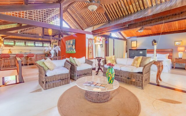 PF25 Ótima Casa 3 Quartos 300m da Praia