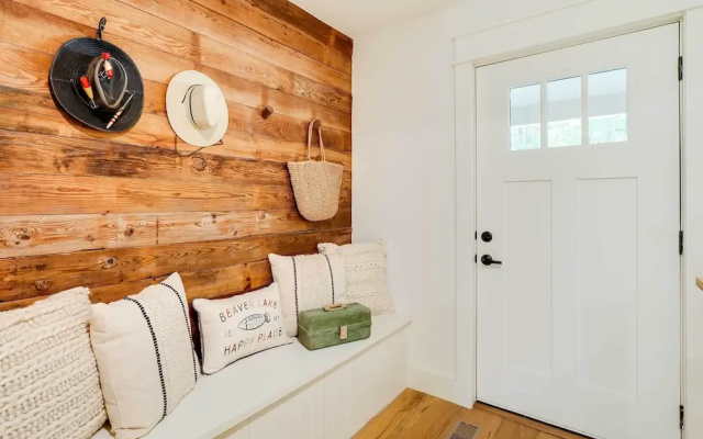Spacious Home on Beaver Lake w/ Deck & Fire Pit!
