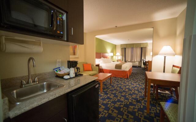 Holiday Inn Express & Suites Raleigh North - Wake Forest, an IHG Hotel