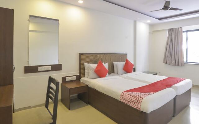 OYO Flagship 17165 Ace Residency Marol