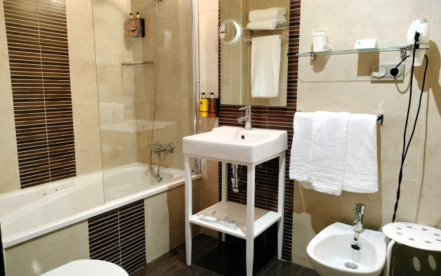 Casual Ilbira Granada Hotel