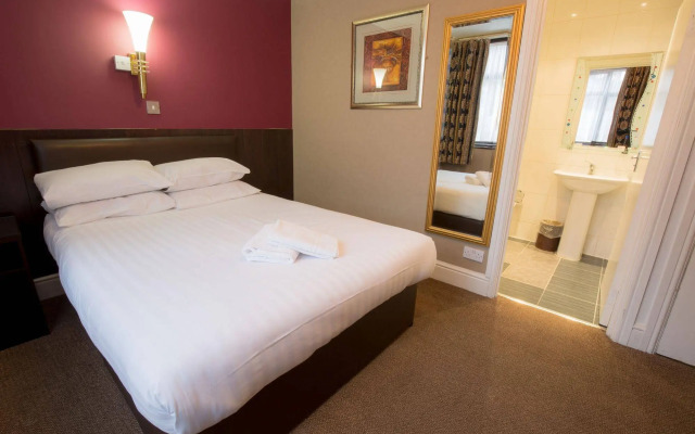 Rossmore Hotel