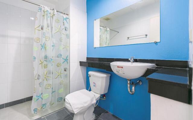 Ruan Plaisoi Apartment by ZUZU