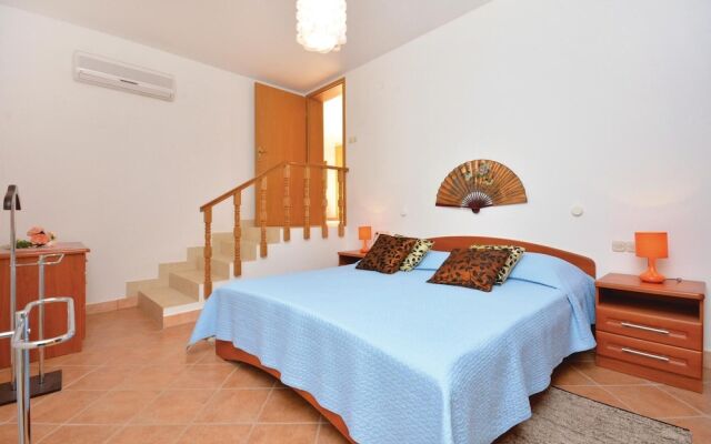 Amazing Home in Vrboska With Wifi and 2 Bedrooms