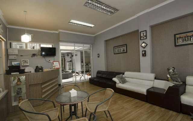 RedDoorz Raya Ngagel