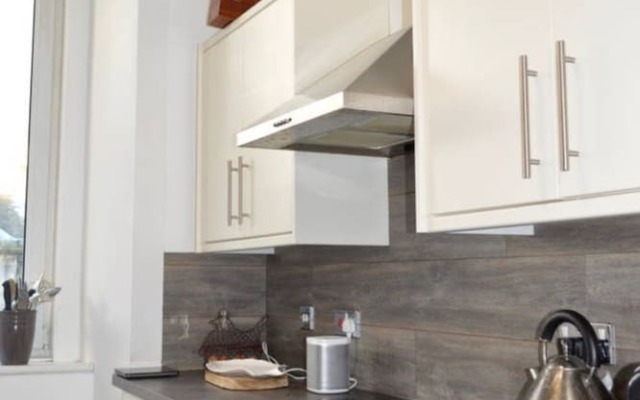 Modern and Bright 1 Bed Flat Near Leith