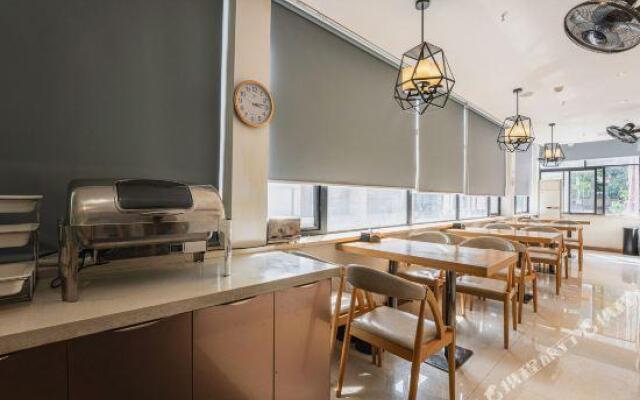 CCINN Hotel(Changsha Yuelu Mountain juzizhoutou store)