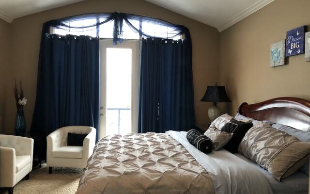 Luxury Lakefront Rooms