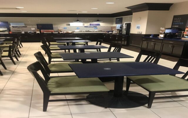 Holiday Inn Express & Suites Williamsport by IHG