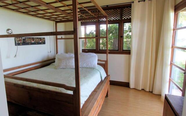 Ho'oilo House