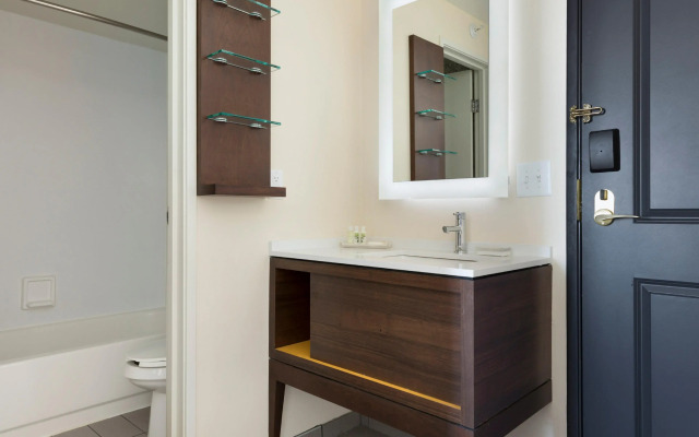 Holiday Inn : Bloomington W MSP Airport Area by IHG