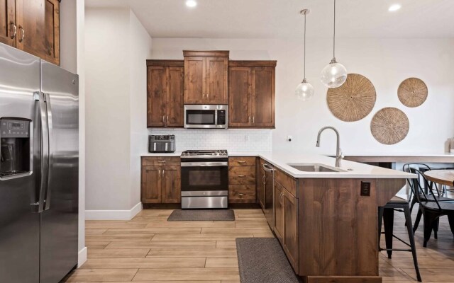 Private Pool Oasis #57 5 Bedroom Townhouse