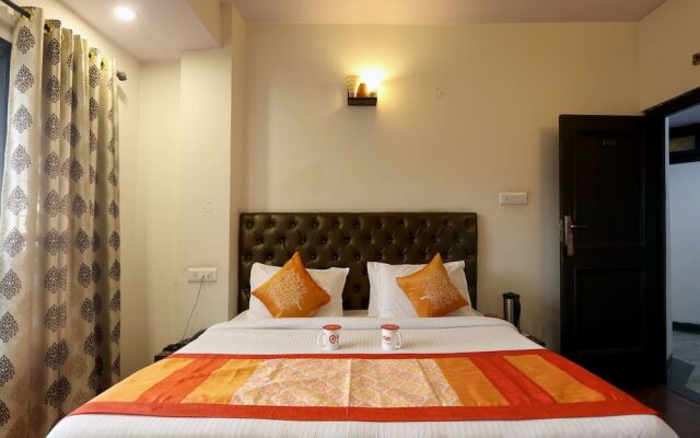 OYO Rooms 055 Mall Rd Tourism Lift