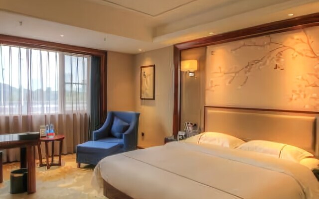 Huihe Hotel (Huojucun Metro Station)