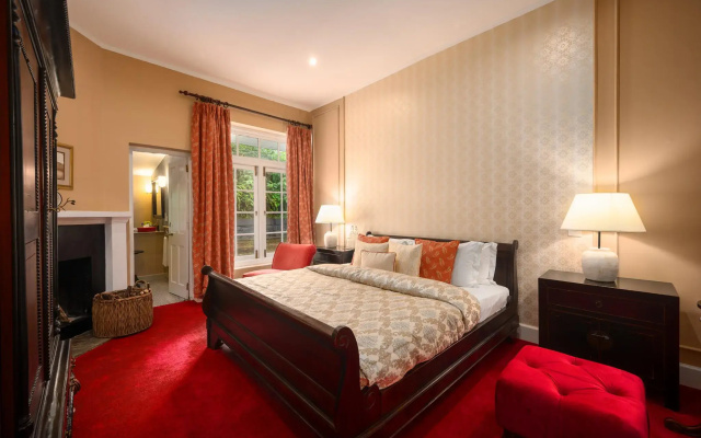 Hill Rise Luxury Villa & Stables by Edwards Collection