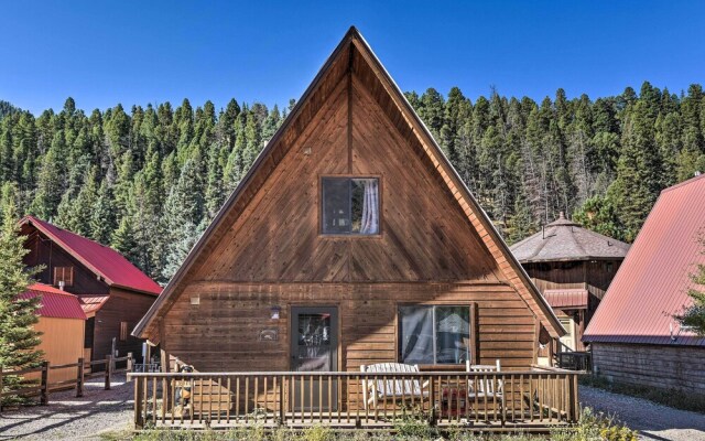 Ski-in/ski-out Red River Cabin w/ Mtn Views!