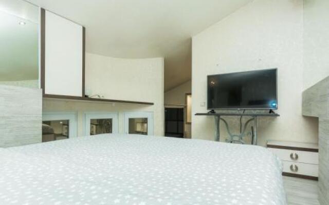 Penthouse on Strada Ismail 58 1