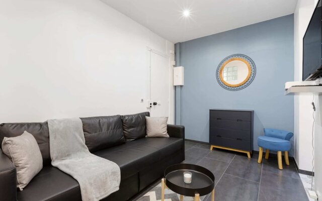 Beautiful Quiet Designer Apartment In Paris