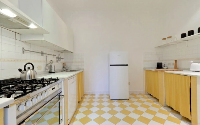 Campo dei Fiori 3-bed Apartment, hi Standing