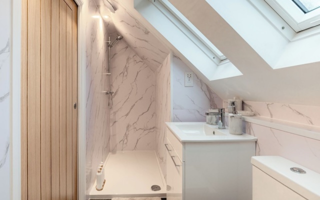 Beautiful 2 Bedroom Apartment in Malvern