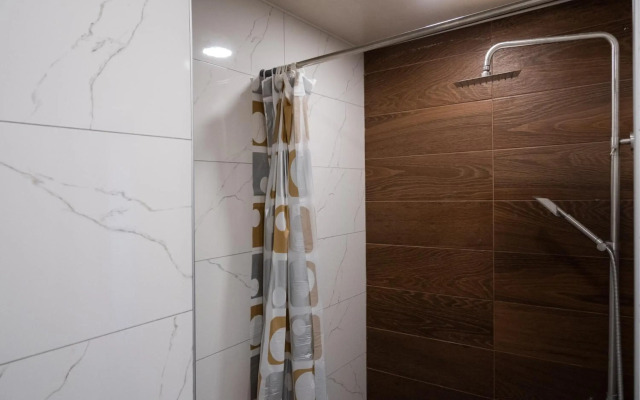 Bright apartment on 13th floor