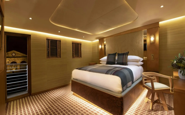 Fingal - A Luxury Floating Hotel
