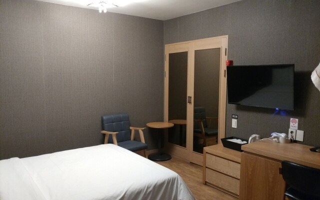Central Tourist Hotel