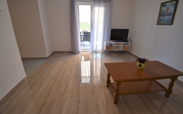 Holiday house Branka - 80 m from beach: Vir, Zadar riviera
