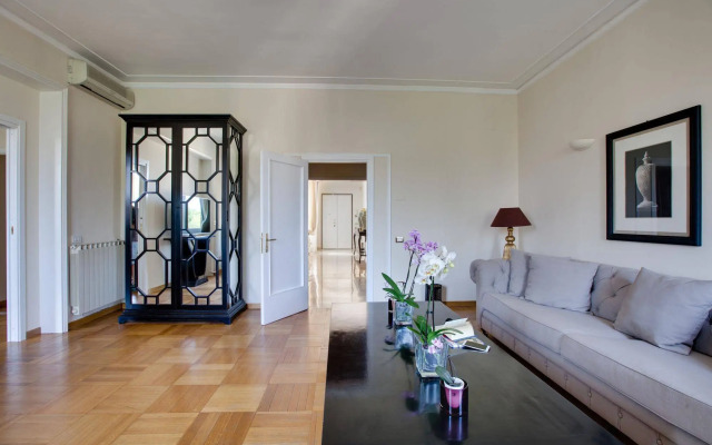 Kometa Suites & Apartments