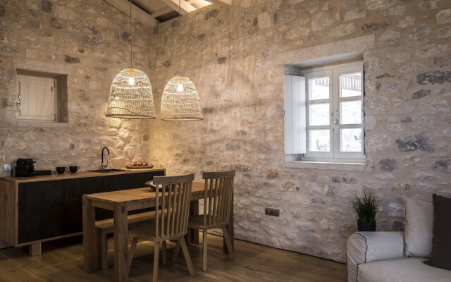 Bassa Maina Villas & Suites