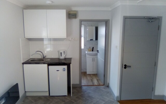 Captivating Studio Apartment in Hounslow