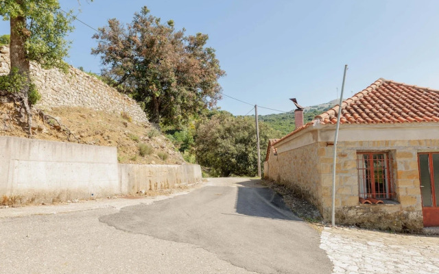 Secluded Holiday Home in Kalavrouza With Mountain Views,bbq
