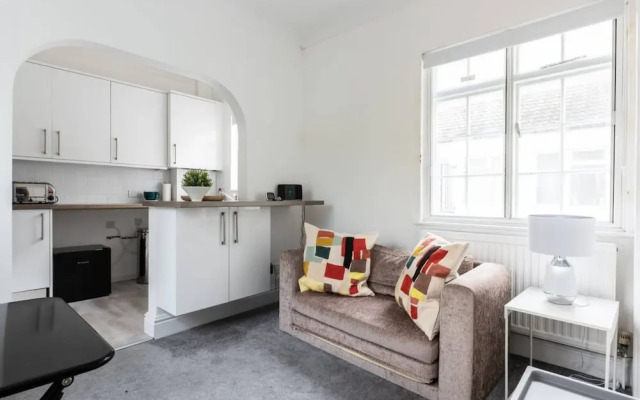 Modern 1 Bed Apartment Minutes From Brighton Beach