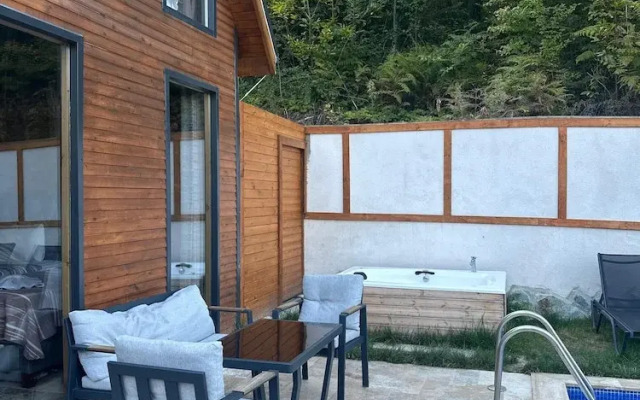 küçük göl köy