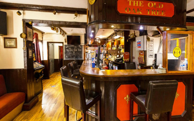 Old Oak Tree Inn