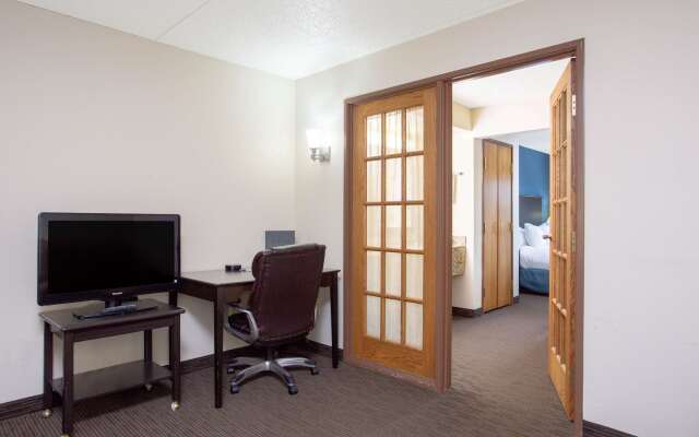 AmericInn by Wyndham Green Bay West