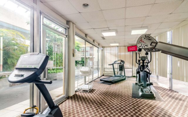 Red Roof PLUS+ Wichita East