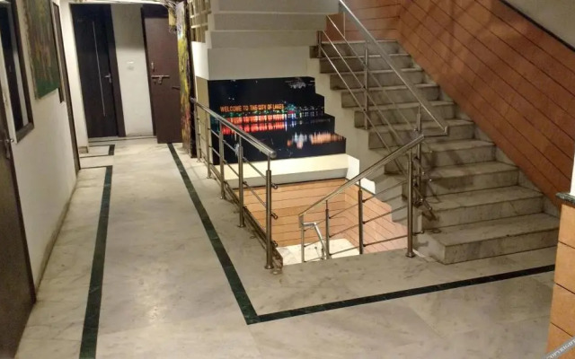 Ellora Hotel