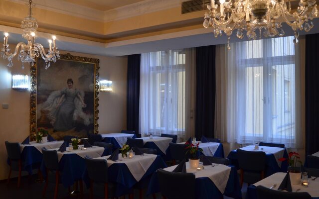 Hotel Pension Excellence
