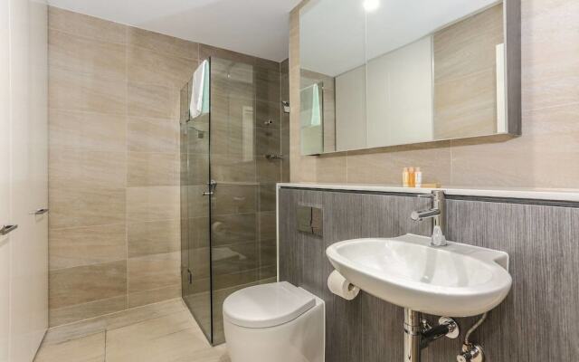 New Bright Apartment In Waterloo Near Park