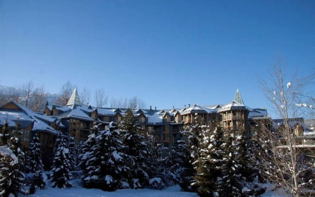 ResortQuest at Whistler Cascade Lodge