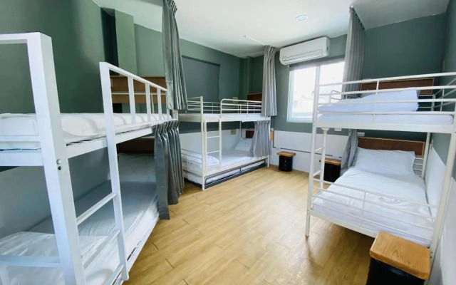 Line Weaving House B&B