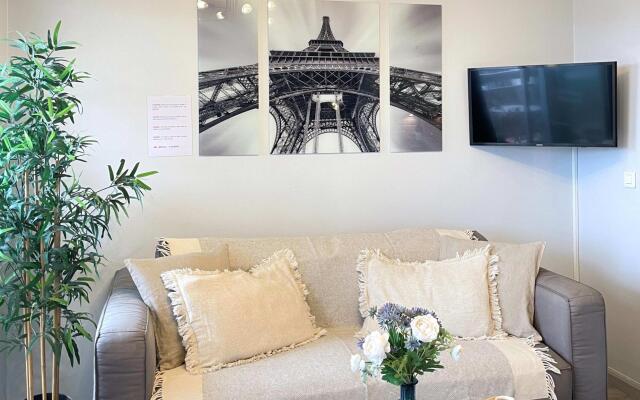 B 825 - Amazing View All Over Paris