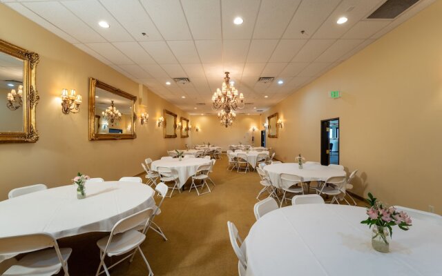 Silverland Inn and Suites