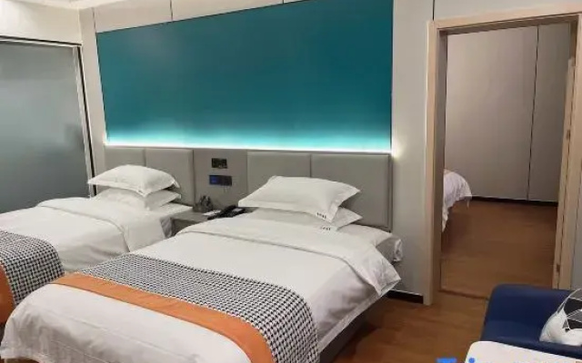 Yayur Hotel