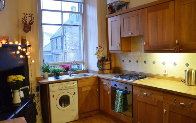 JOIVY Cosy 1-Bed Flat Near The Scottish Gallery
